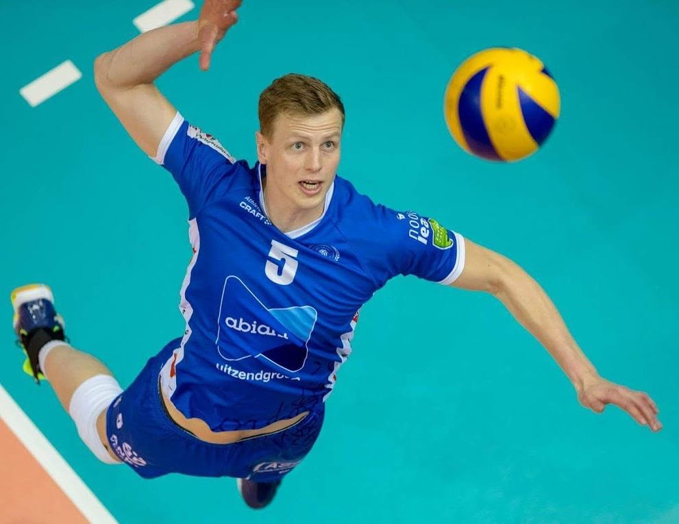 Außenangreifer mit variablem Schlagrepertoire - Auke van de Kamp