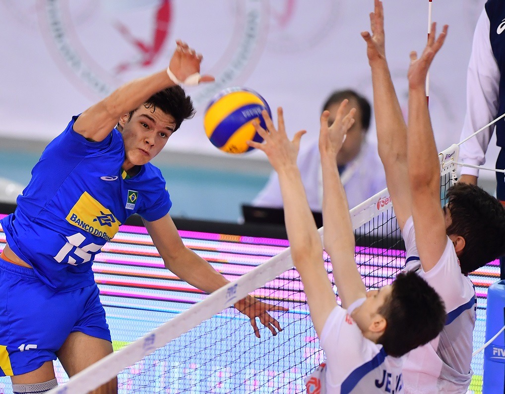 Der Brasilianer Arthur Nath, in blau, bereichert die neue Mannschaft der LüneHünen