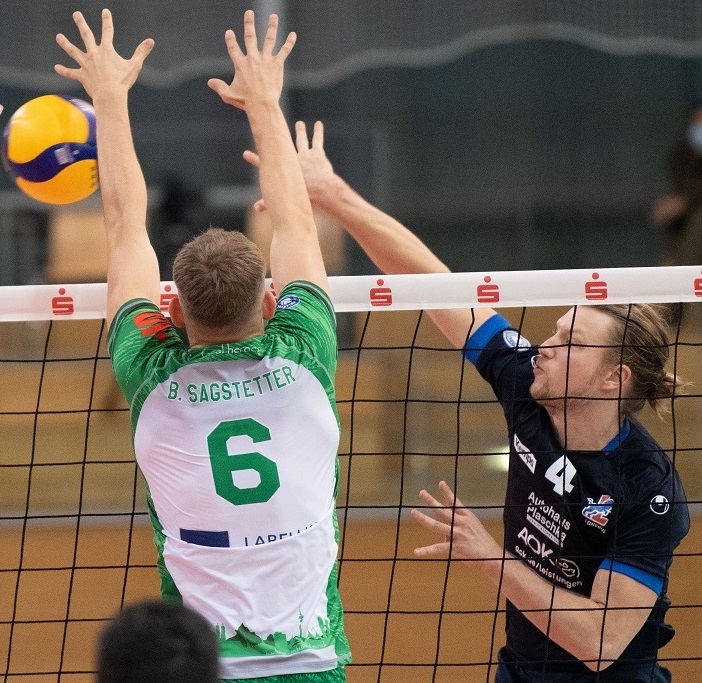 Jordan Ewert (r.) hat bei den SVG-Angriffen bisher die Hauptlast getragen - und geliefert. Er ist von den Gegnern weiterhin schwer auszurechnen. Foto: VBL