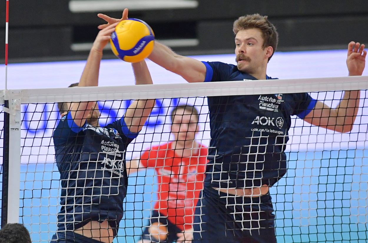 Gemeinsam stark: Zuspieler Joe Worsley (l.) und Mittelblocker Dalton Solbrig setzten viele Akzente beim SVG-Sieg. Foto: Behns