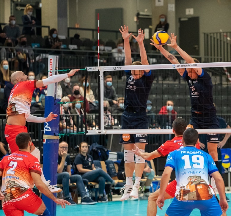 Block von Jannik Pörner und Pearson Eshenko gegen Ribnica Kraljewo