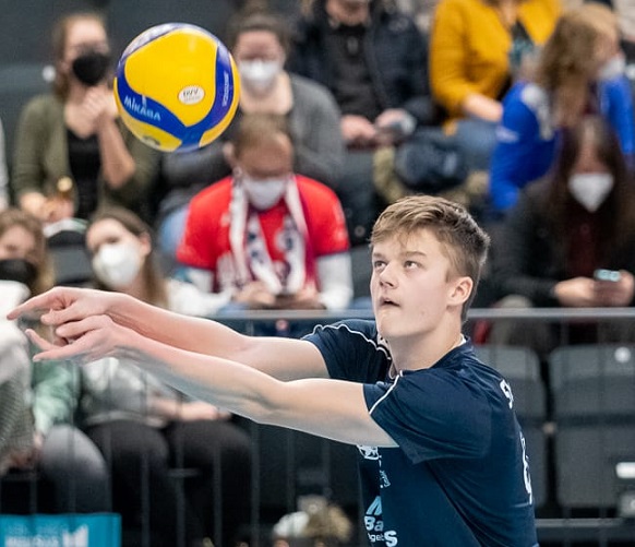 Theo Mohwinkel rückt als Universalspieler in den Kader auf. Foto: WW