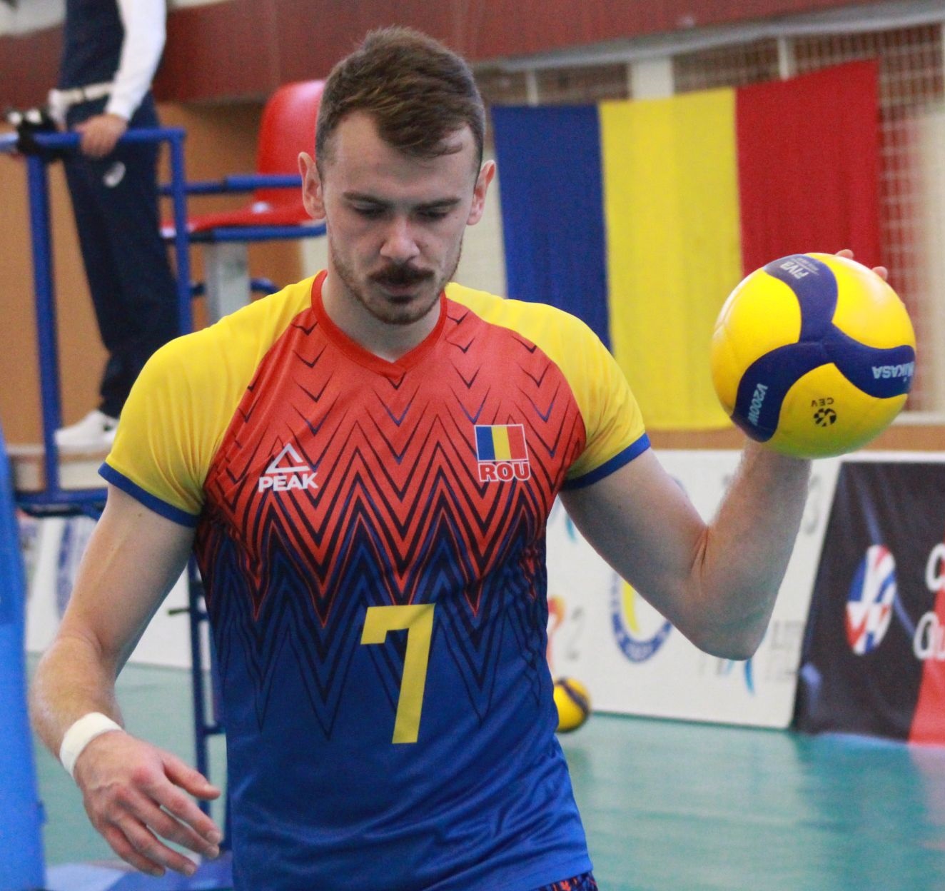 Außenangreifer Rares Balean, neu bei Dinamo Bukarest, spielte auch schon 2 Jahre in Friedrichshafen. Foto: CEV