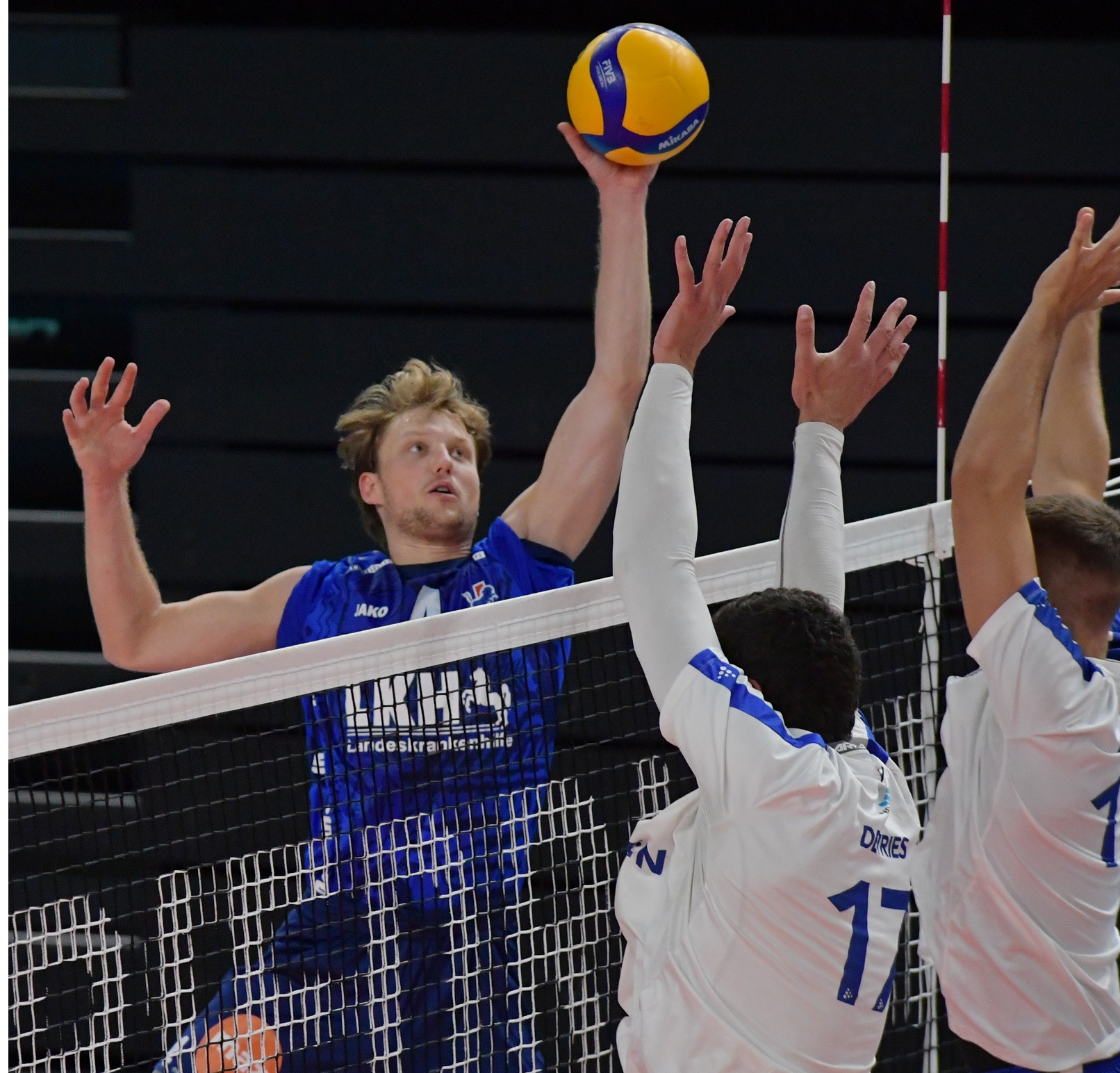 Jordan Ewert (l.) ist schon wieder in Topform, sprühte in den ersten Spielen vor Tatendrang und will auch gegen Berlin kräftig punkten. Foto: Behns